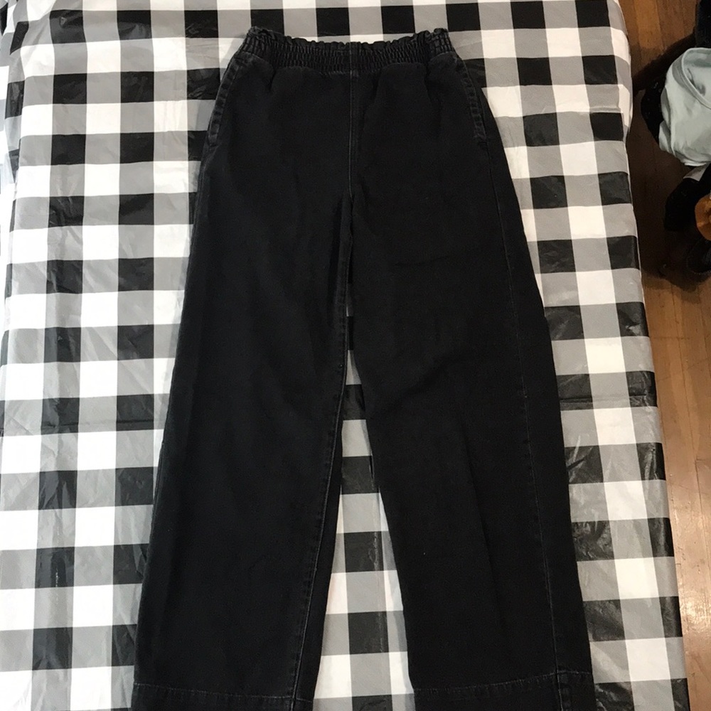 American Eagle Stretchy Wide Leg Mom Jeans